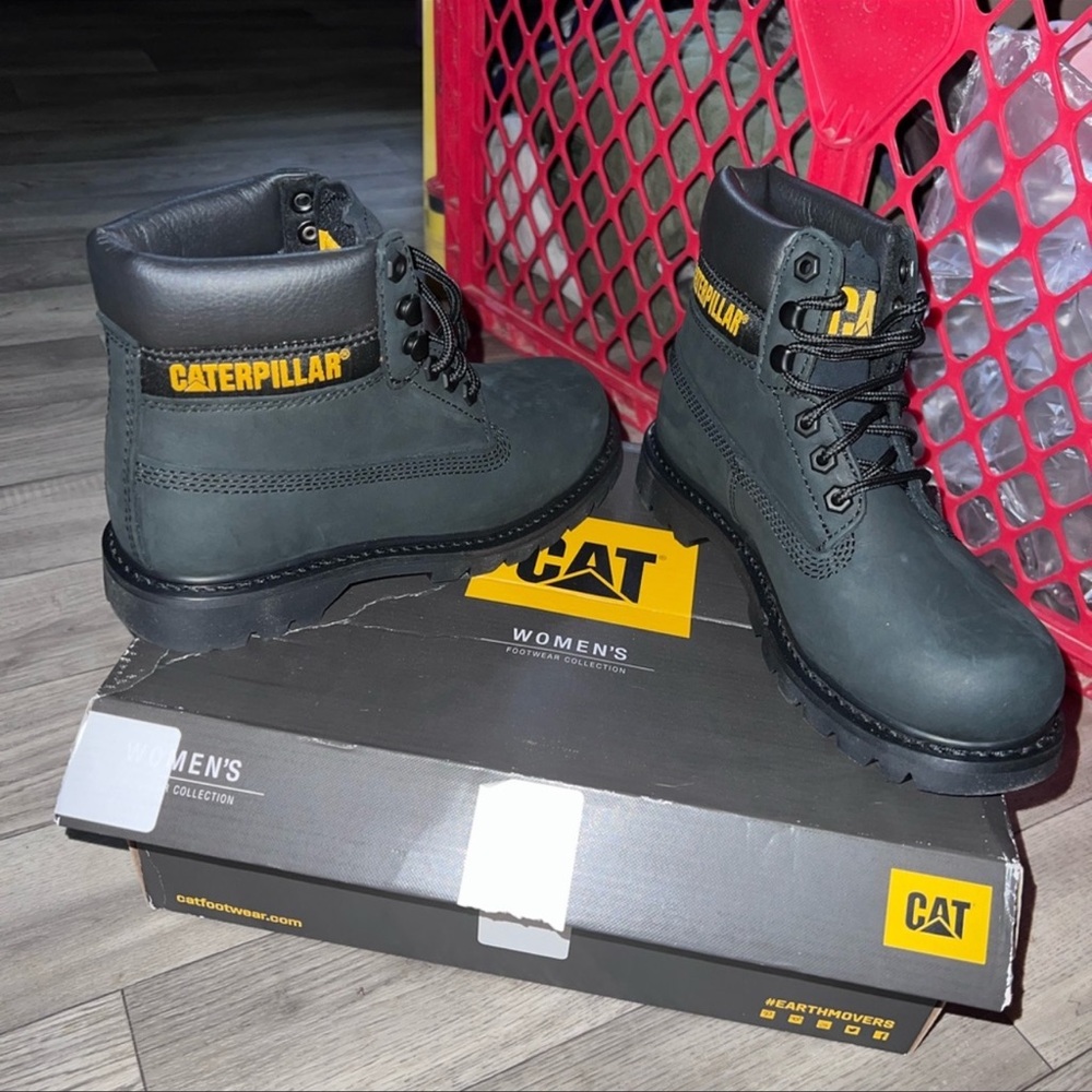 CAT women’s boot size 6
